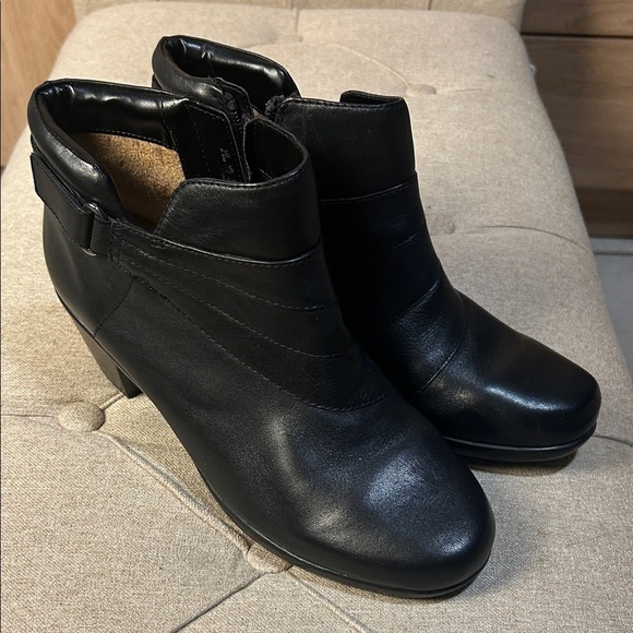 Naturalizer Ankle Women’s Boots Emilia 9.5Black Faux Leather Zip Round Toe - Picture 3 of 9